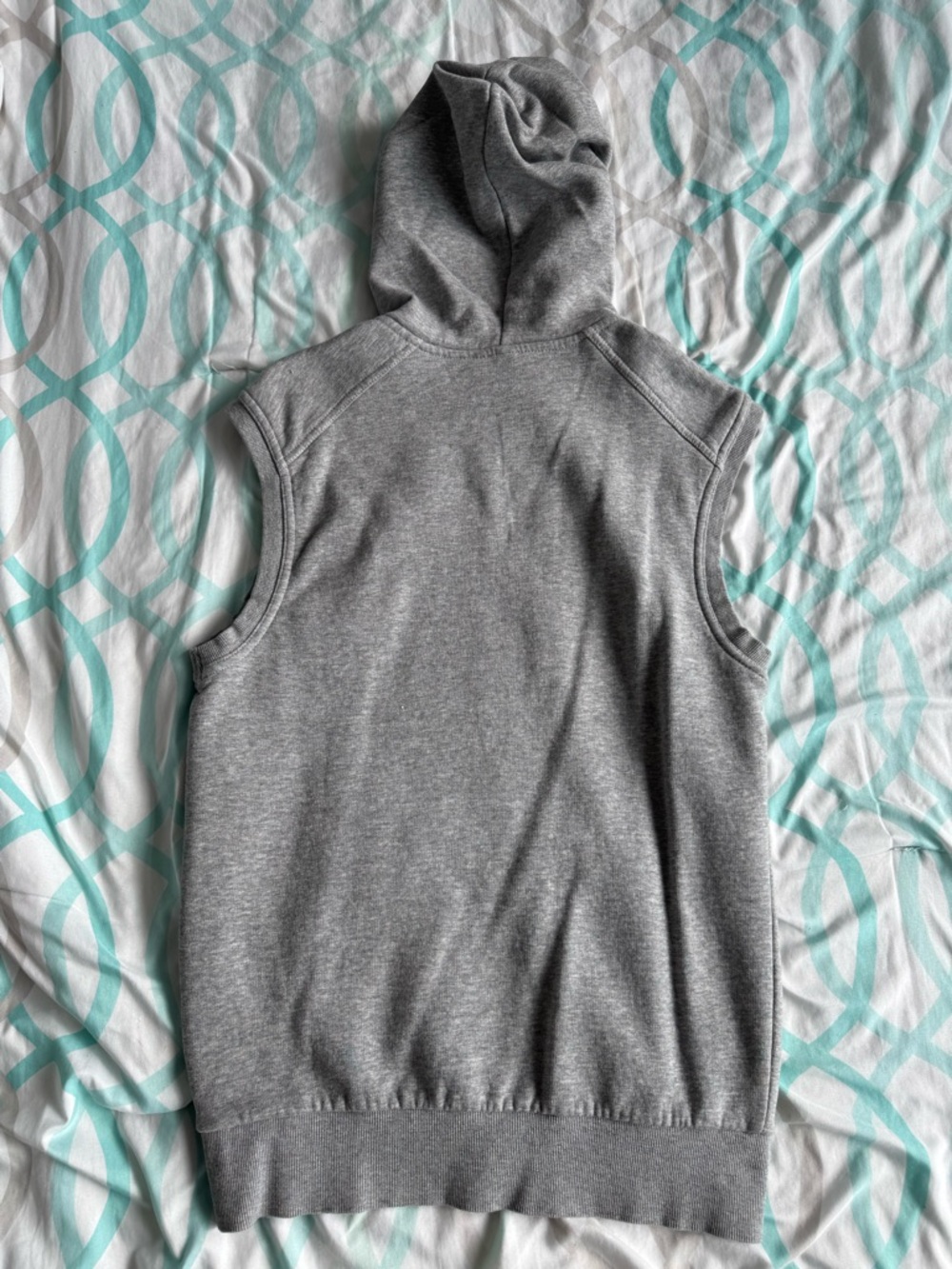 H&M Gray Ribbed Hooded Vest - Picture 2 of 4